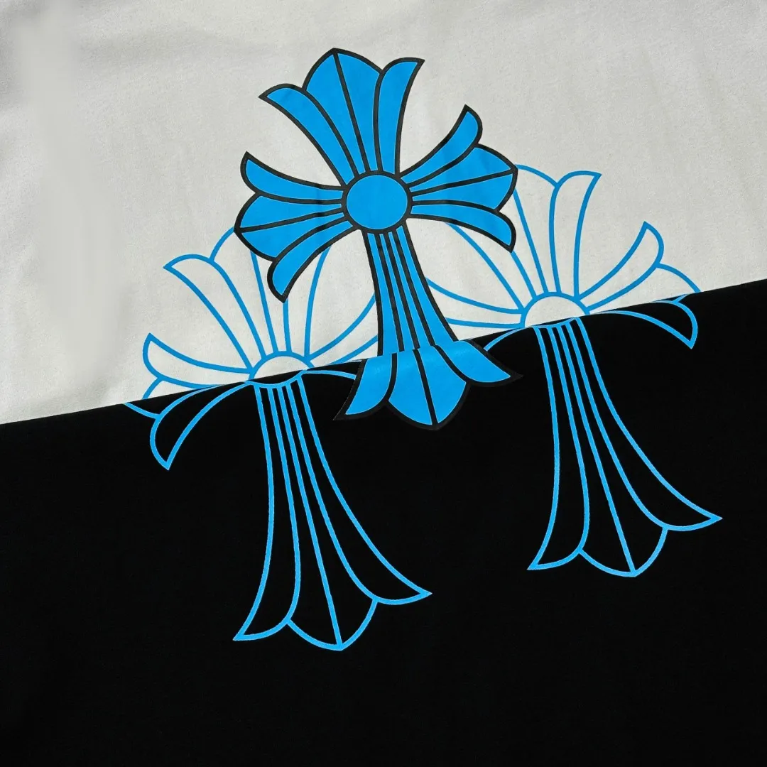P170 Chrome Hearts 25 high-end versions. The fabric is made of 300 grams of high-density pure cotton. It does not deform or shrink. It has three labels. It is the same style for men and women. Technology: suede foaming + digital printing. Color: white, black. SIZE: S-XL.